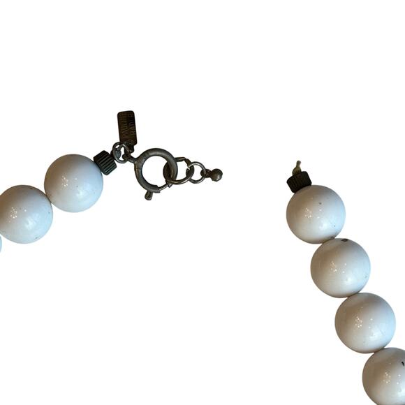 Pauline Rader Vintage Chunky Black White Beaded Statement Necklace Retro Mod 17” - Picture 2 of 7